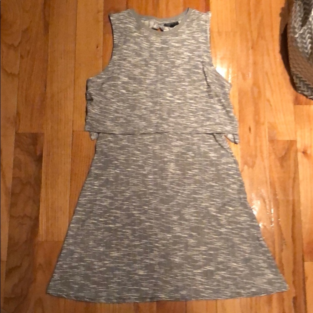 Topshop flyaway popover dress in size size 8.